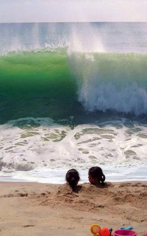 Click image for larger version

Name:	BeachWave0022.jpg
Views:	362
Size:	53.8 KB
ID:	5234