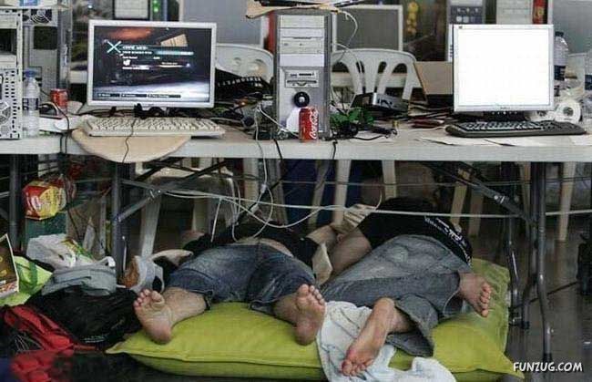 Click image for larger version

Name:	Addicted To Your Computer-6.jpeg
Views:	457
Size:	61.5 KB
ID:	5259